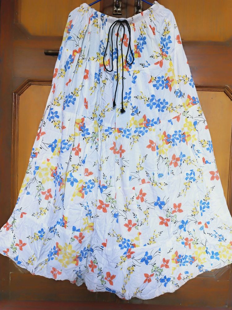 Dharan White Floral Printed Skirt..