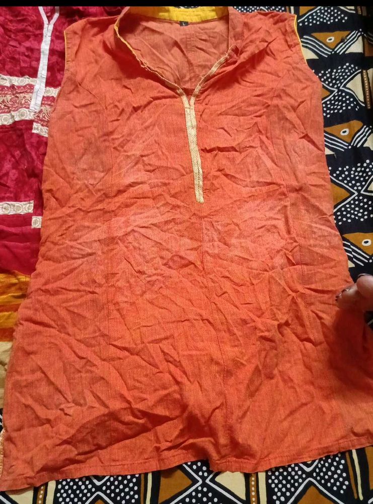 Sleeveless kurtas