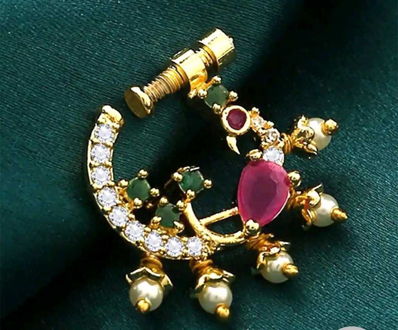 Elegant Gold Nath with Stones &amp; Pearls