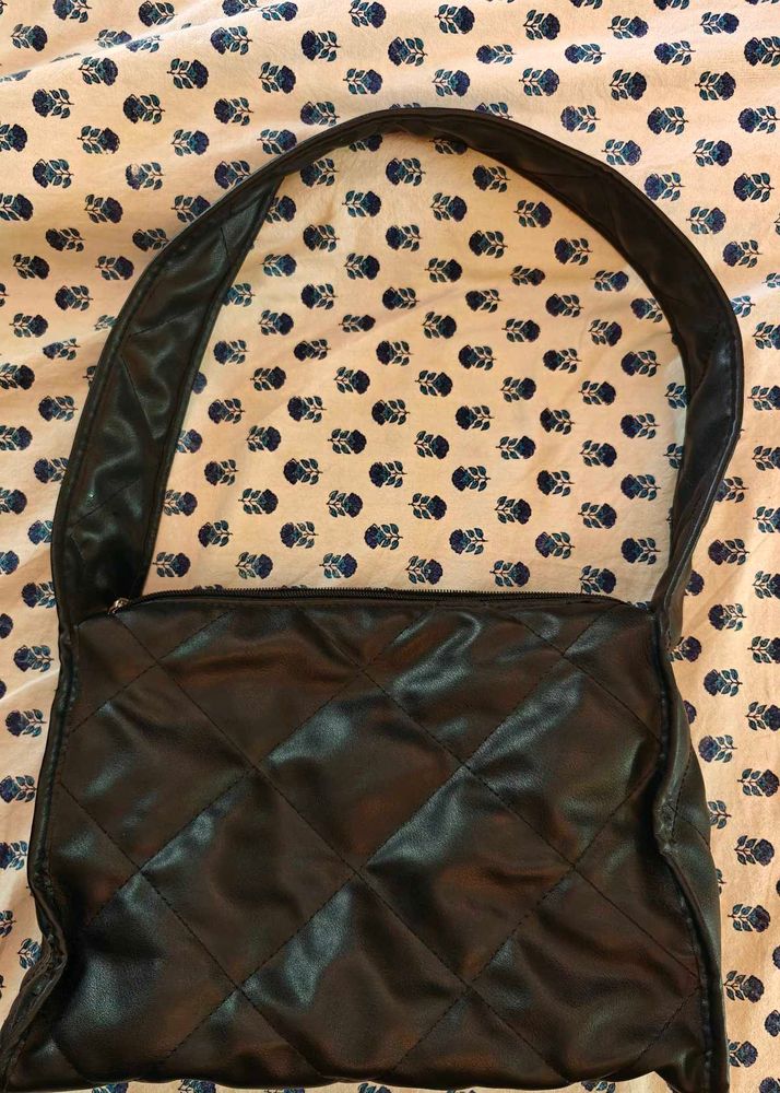Sale!! Stylish Black Handbag