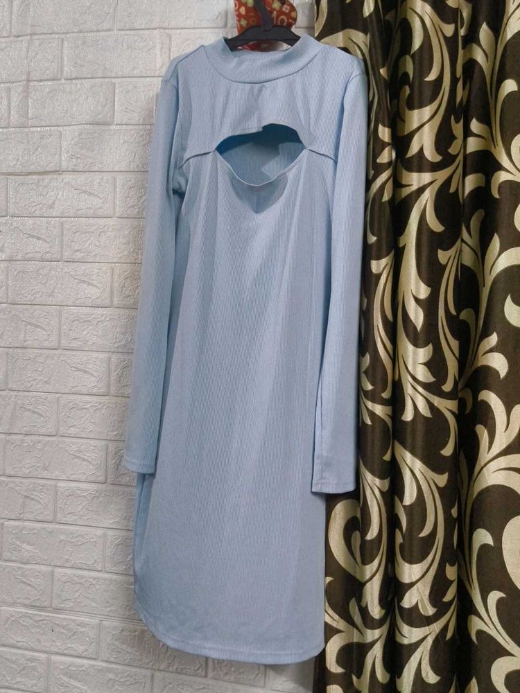 Stylish Light Blue Cut-Out dress midi