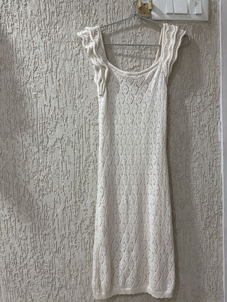 Chic Off-White Knit Dress