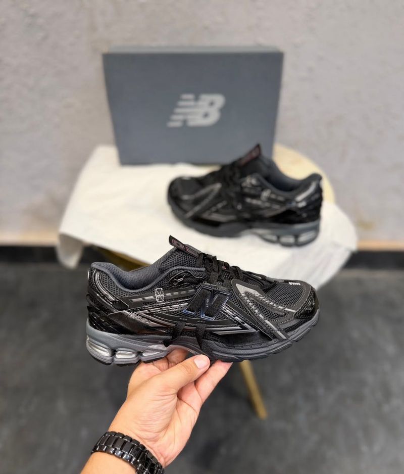 New Balance 1906R Black Sneakers