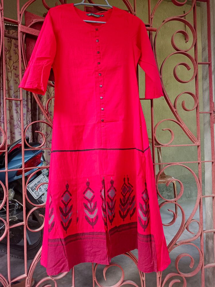 New Avaasa Brand Beautiful Embroidered Kurta