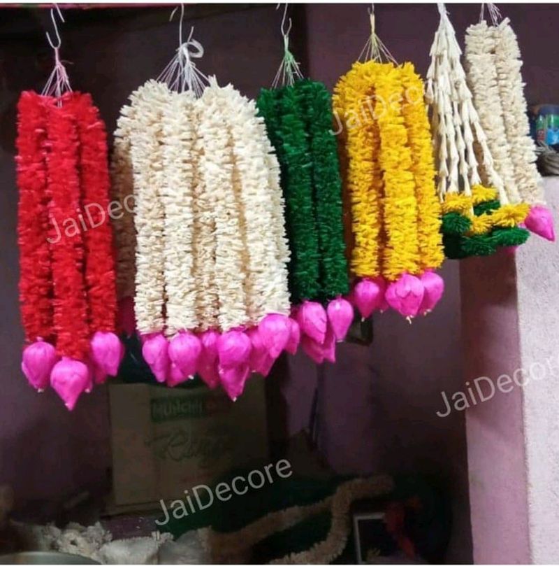 Gajra Lotus String