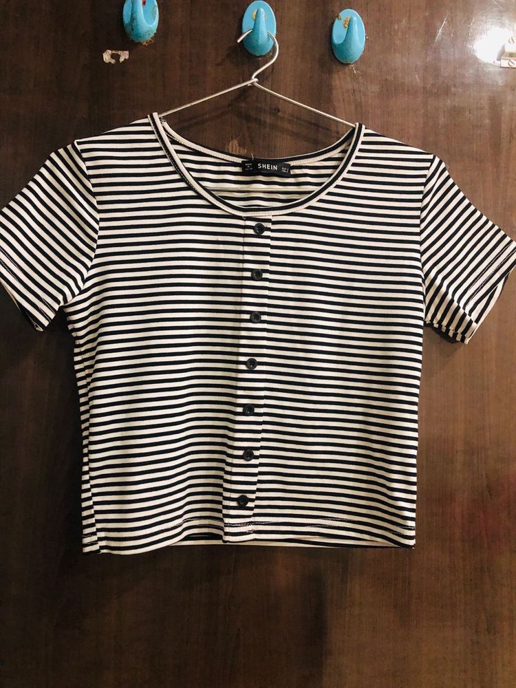 Size-S- Chic Striped Button-Up Cropped Top