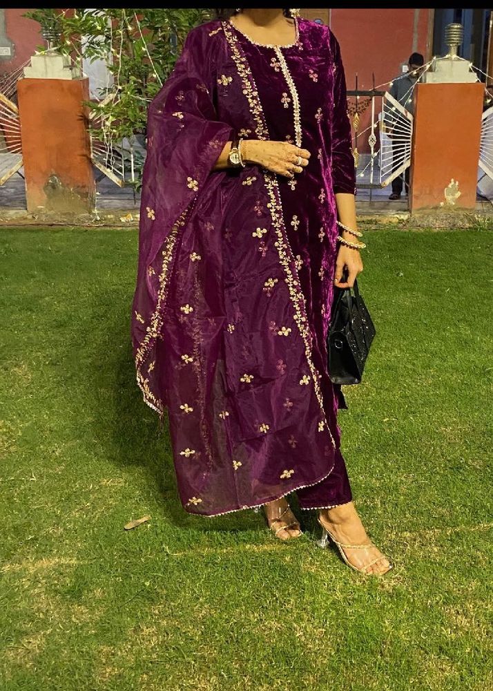 Embroidered Straight Kurta Set