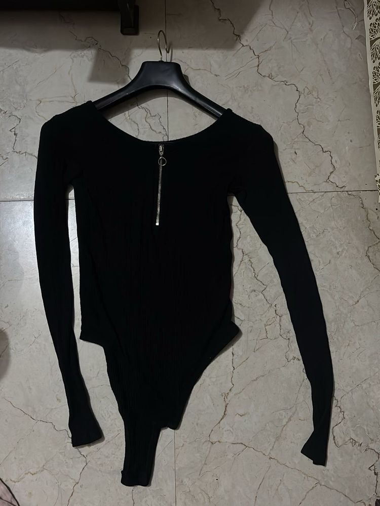 Chic Black Zipper Bodysuit