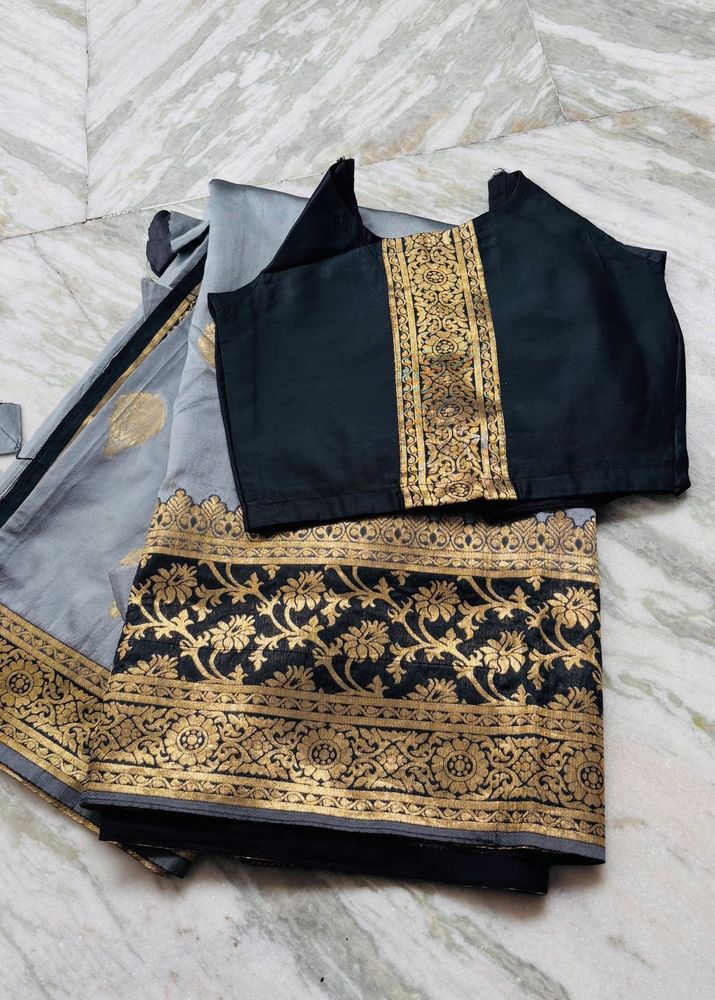 Elegant Grey &amp; Black Banarasi Style Saree