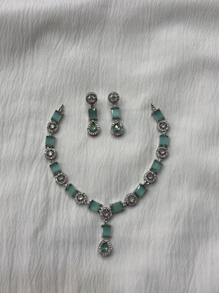 Elegant Mint Stone Necklace Set