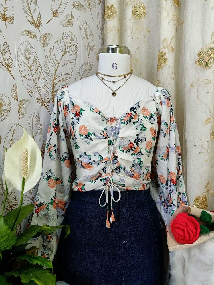 Chic Floral Print Lace-Up Blouse