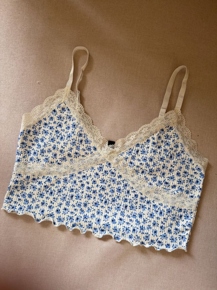 Floral Lace Trim Crop Top