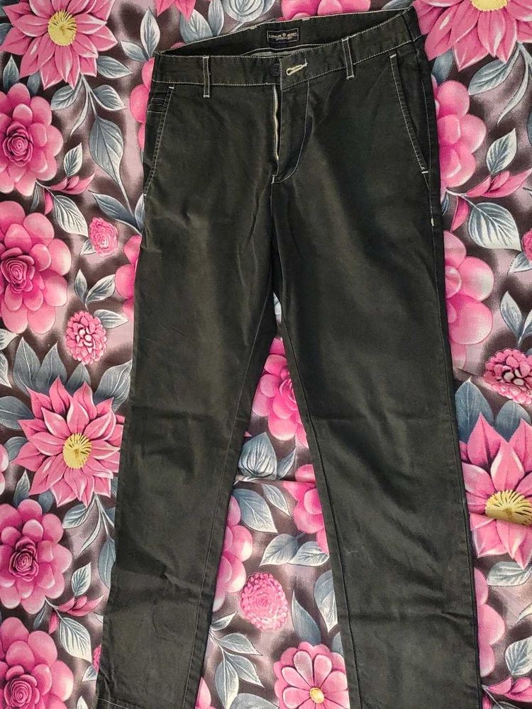 Stylish Men's Chinos