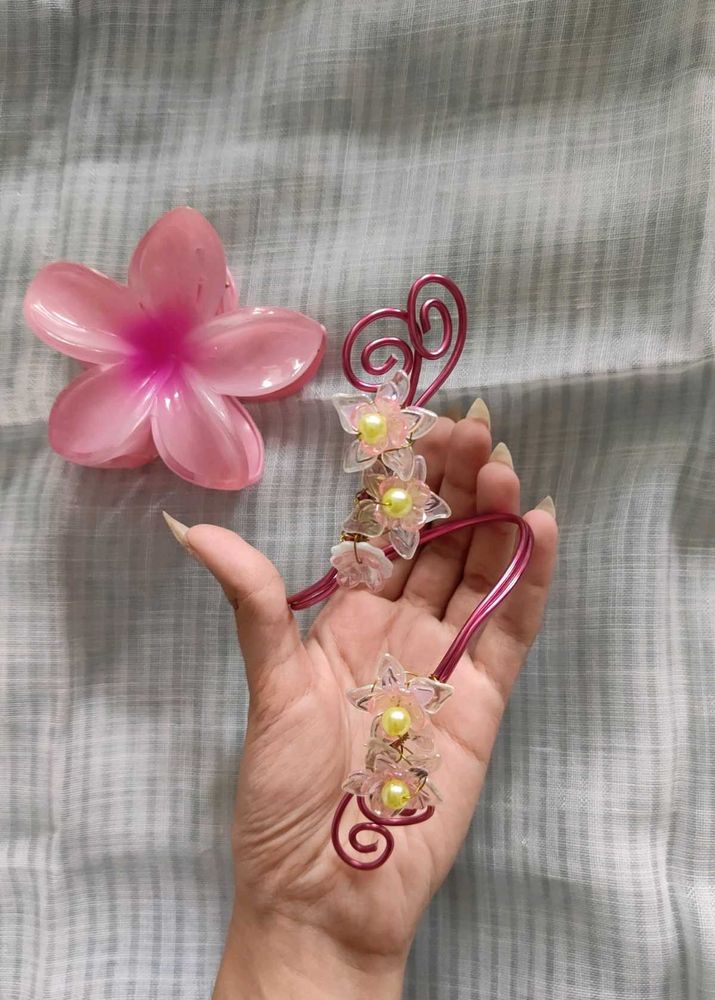 pink floral arm cuff 💓