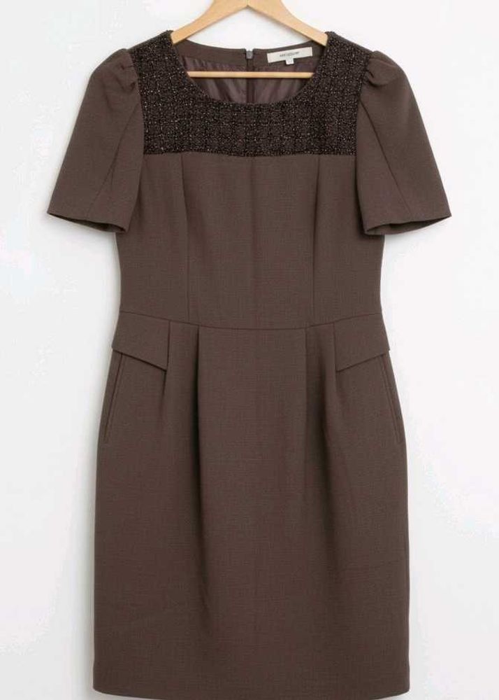 Mid Length Dress 🤎
