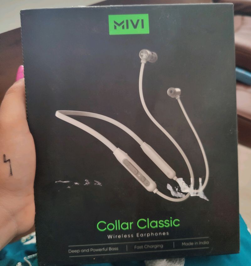 Mivi  Collar Classic Wireless Earphones .Like New