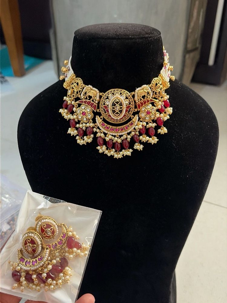 Brand new Stunning Gold-Plated Necklace and Earrin