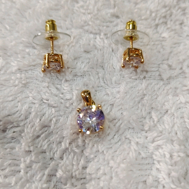 solitaire pendant set