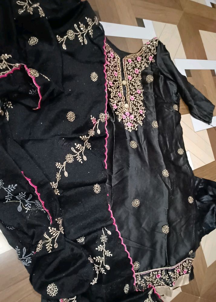 Pakistani  Suit