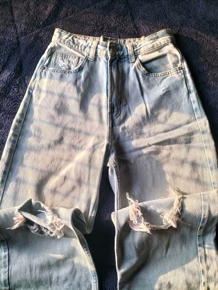 Ripped Wide Leg Jean