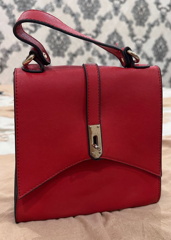 Alvaro Castagnino Red Beautiful Cross Body Purse