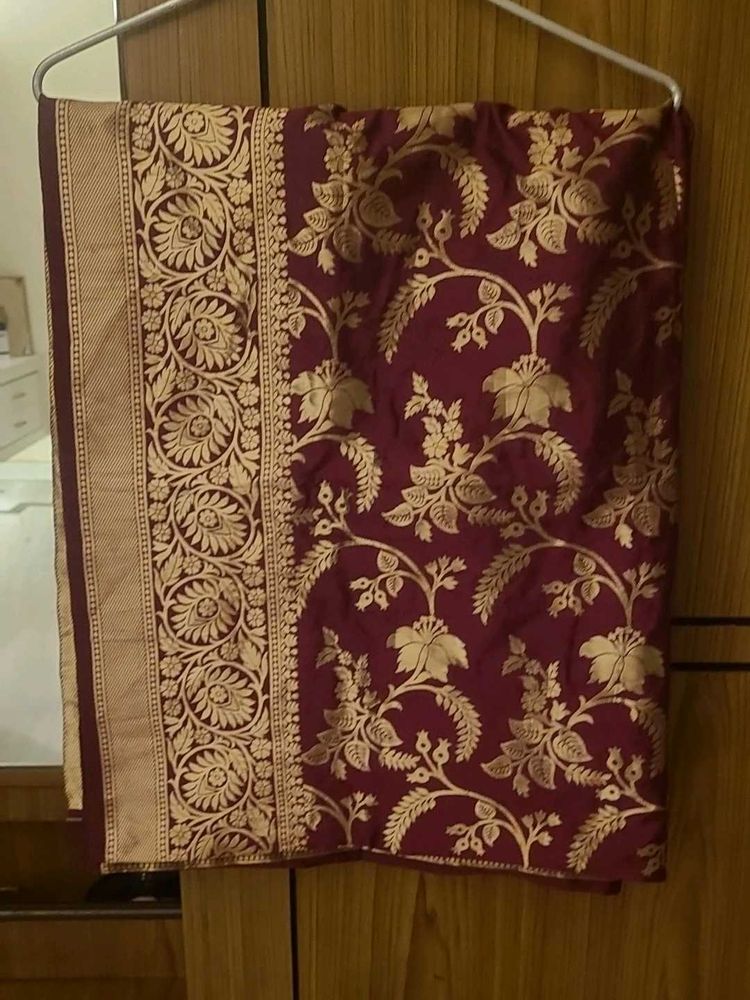 Elegant Maroon Banarasi Silk dupatta