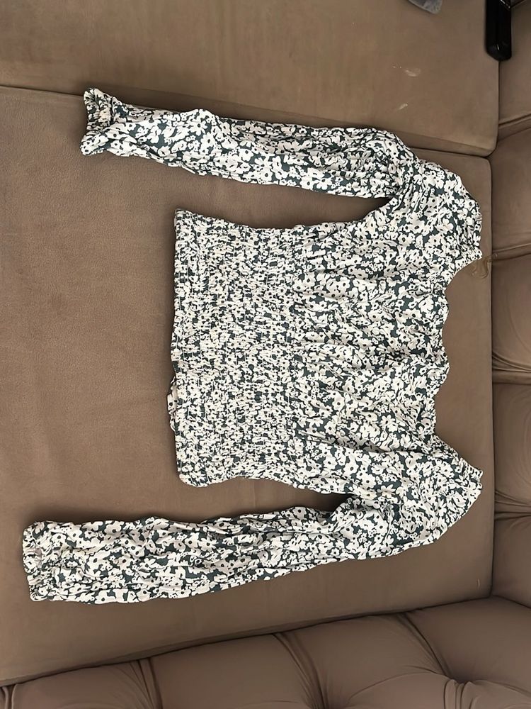 Chic Floral Print Smocked Top