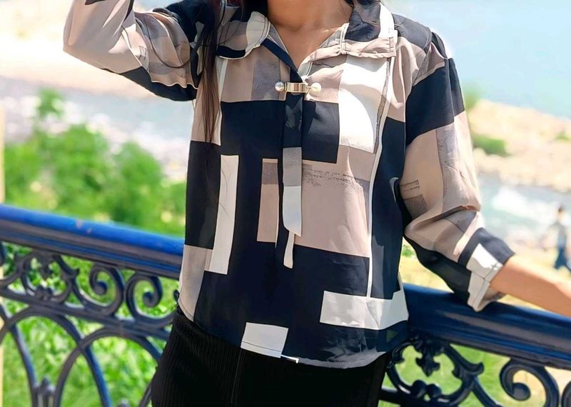 Stylish Geometric Print Top