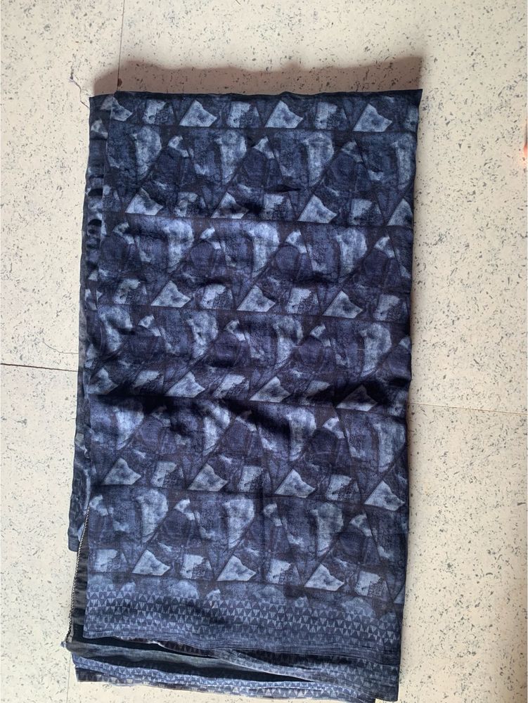 Stylish Blue Geometric Print Saree