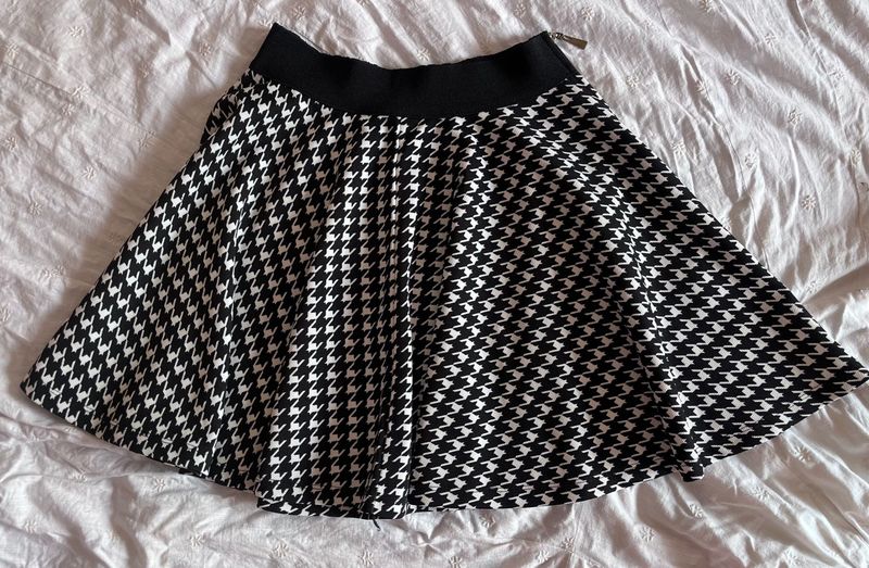 Houndstooth Mini Skirt