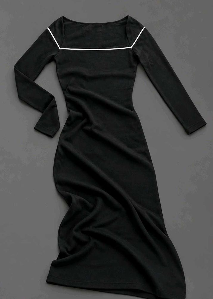 BLACK BODYCON MIDI DRESS WITH WHITE CONTRAST