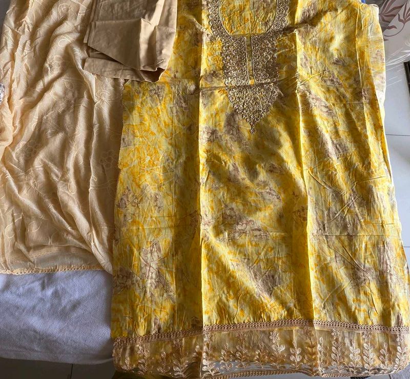Yellow Printed Dupatta with Lace material