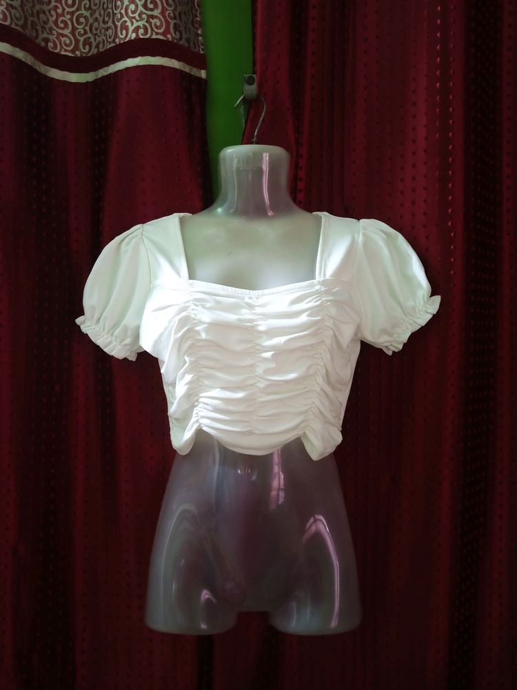 LONDON BELLY White Crop Top