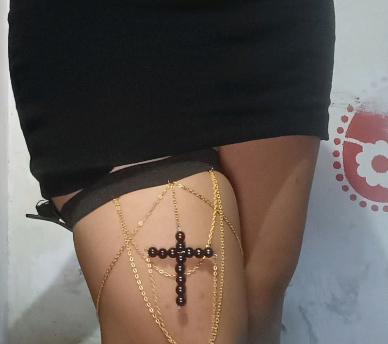 Black Pearl Legchain