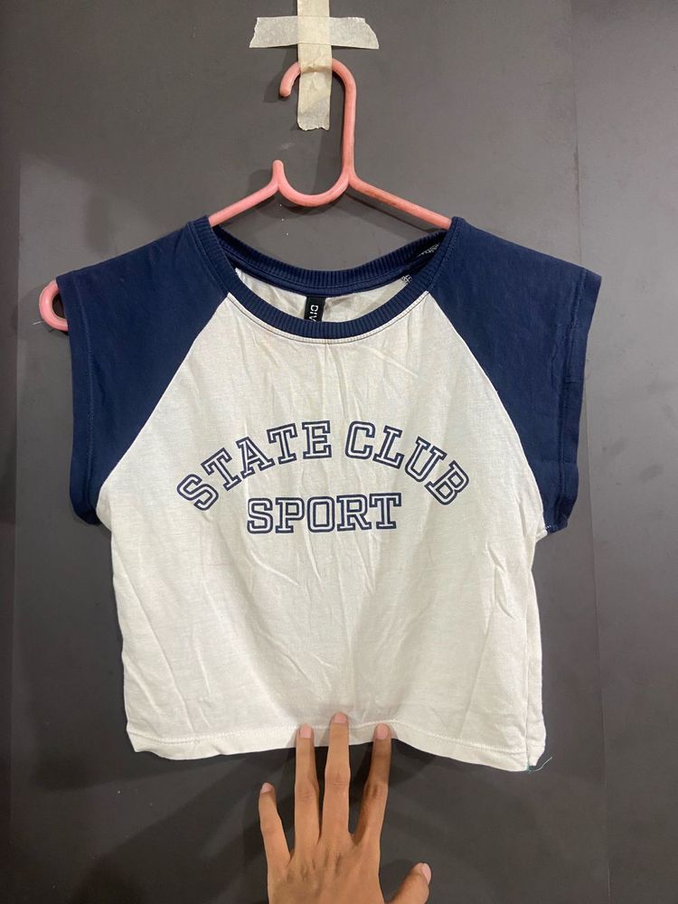 H&amp;M Sport Club Graphic Crop Top