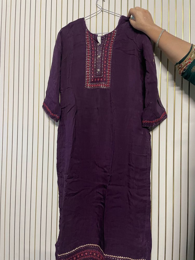 Elegant Purple Embroidered Kurta