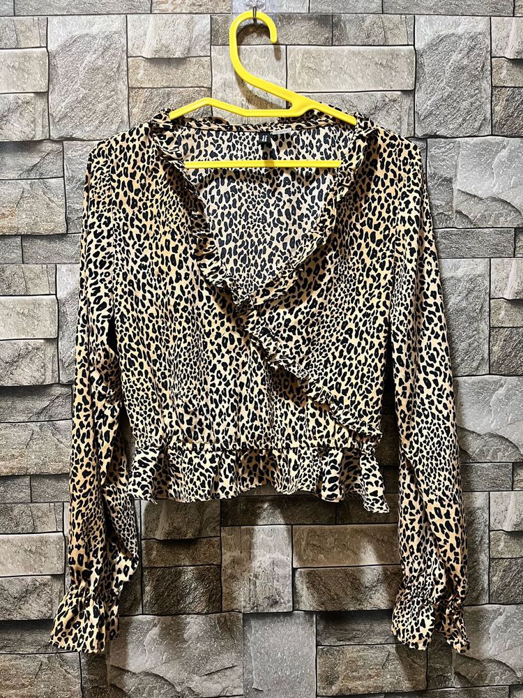 Leopard Print Ruffle Long Sleeve Top
