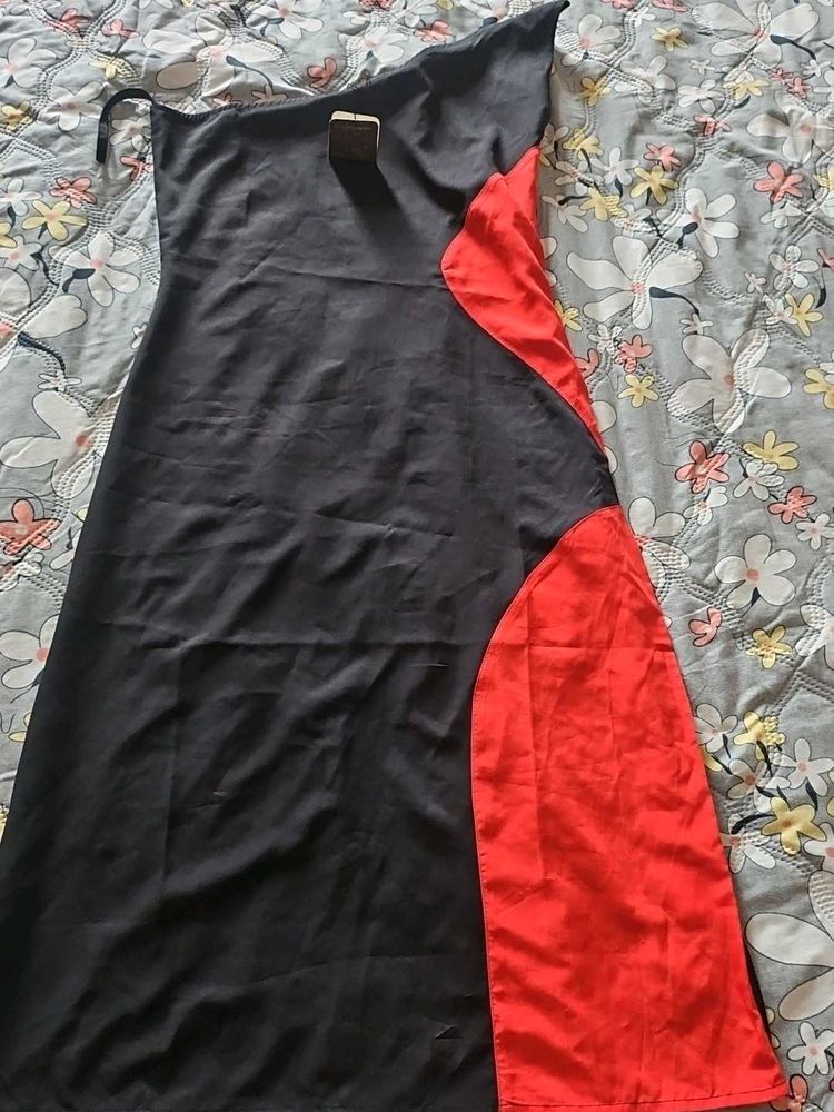Chic Black &amp; Red One-Shoulder Dress