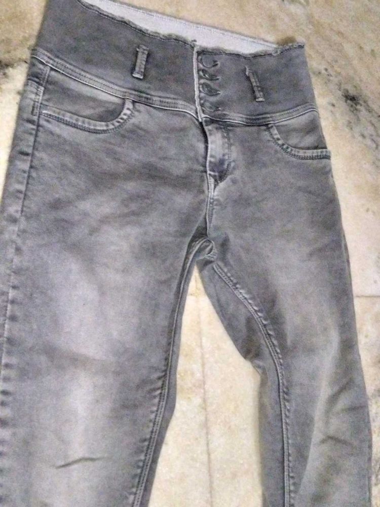 Women's Grey High-Waisted Jeans