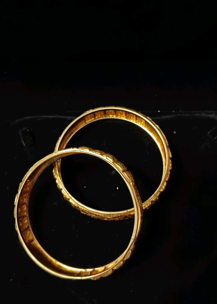 Elegant Gold Bangles Set
