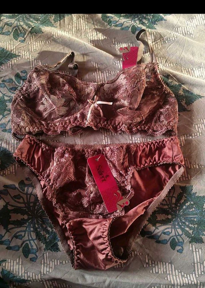 Lace Bra &amp; Panty Set