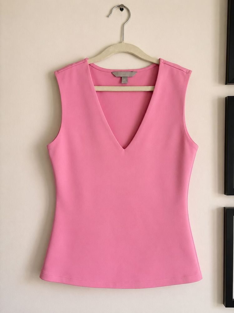 Chic Pink V-Neck Sleeveless Top
