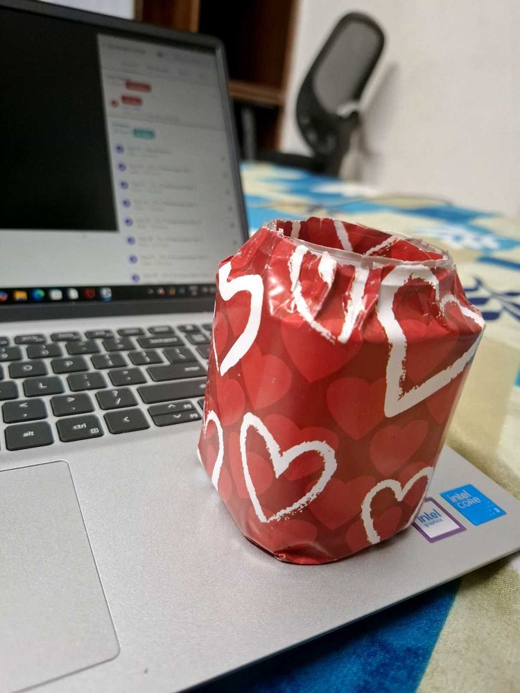 DIY Heart-Patterned Pen Holder