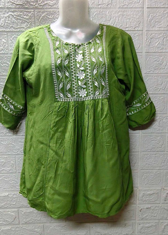 Green Short Kurta For Medium Size Women
