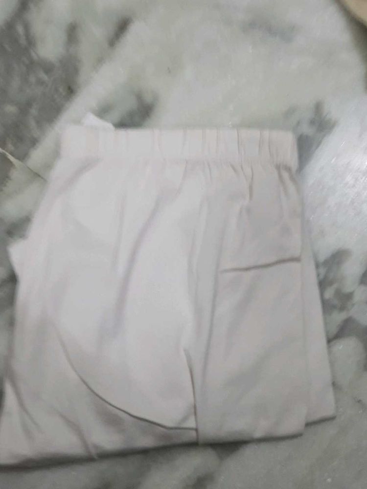 Comfortable Off-White Leggings