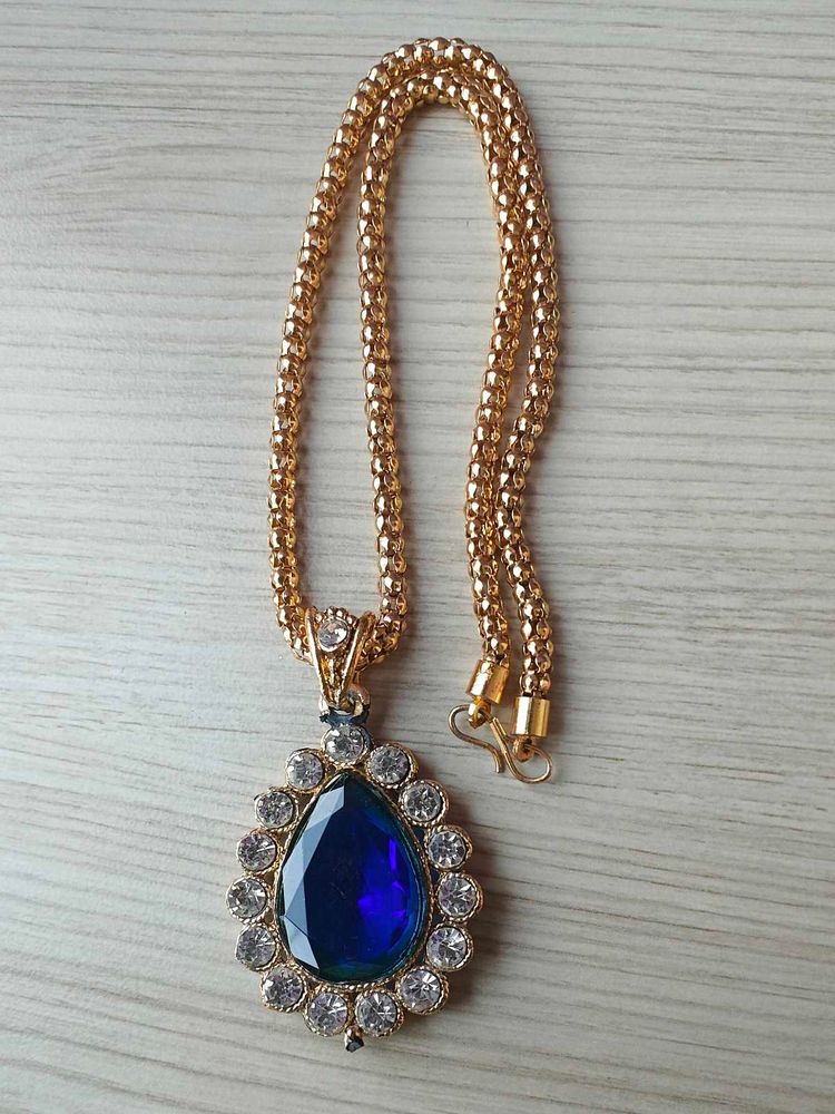 Stunning Blue Gemstone Necklace