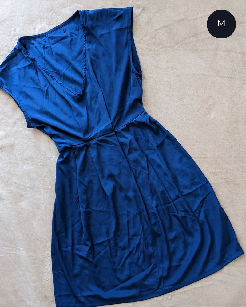 💙V NECK BOX PLEAT DRESS