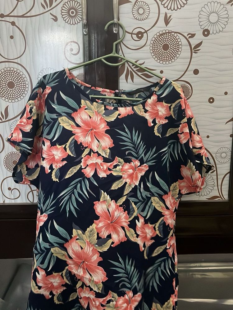 Navy Floral Print Short Sleeve Top