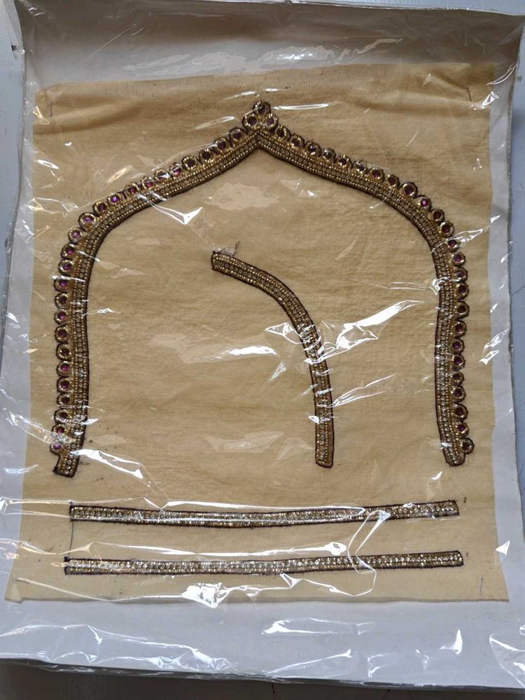 Embellished Maang Tikka &amp; Armlets