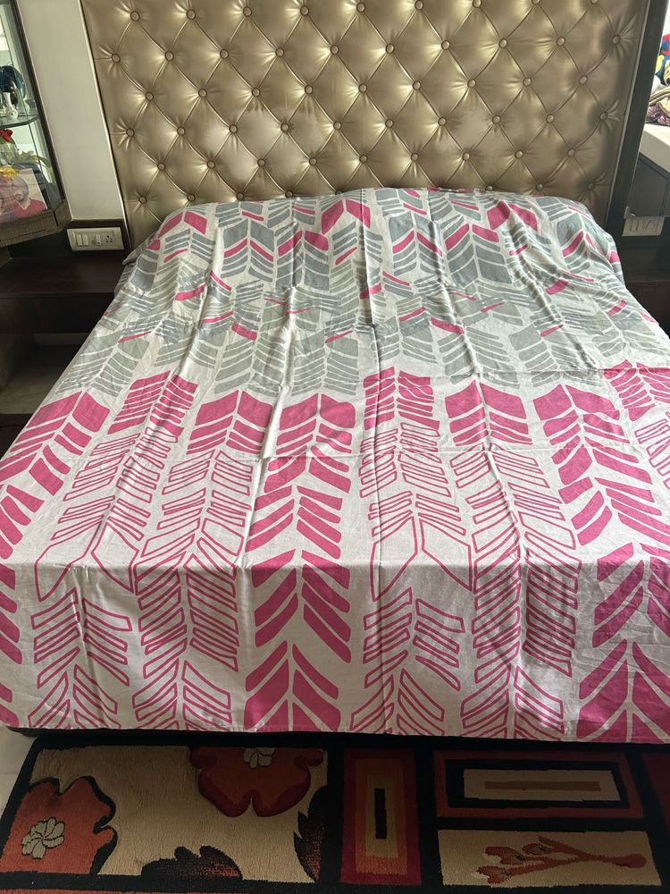Pink &amp; Grey Leaf Pattern King size Bedsheet set